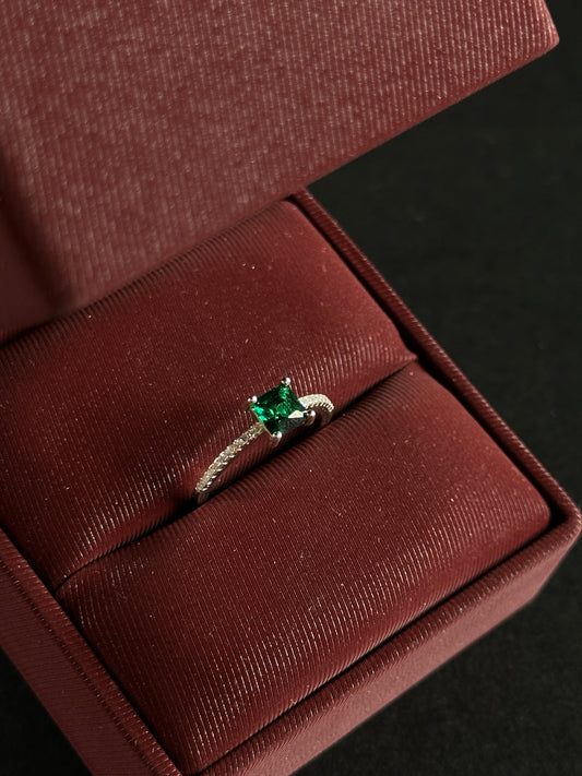 Anillo Verde Royal en Plata Ley 925