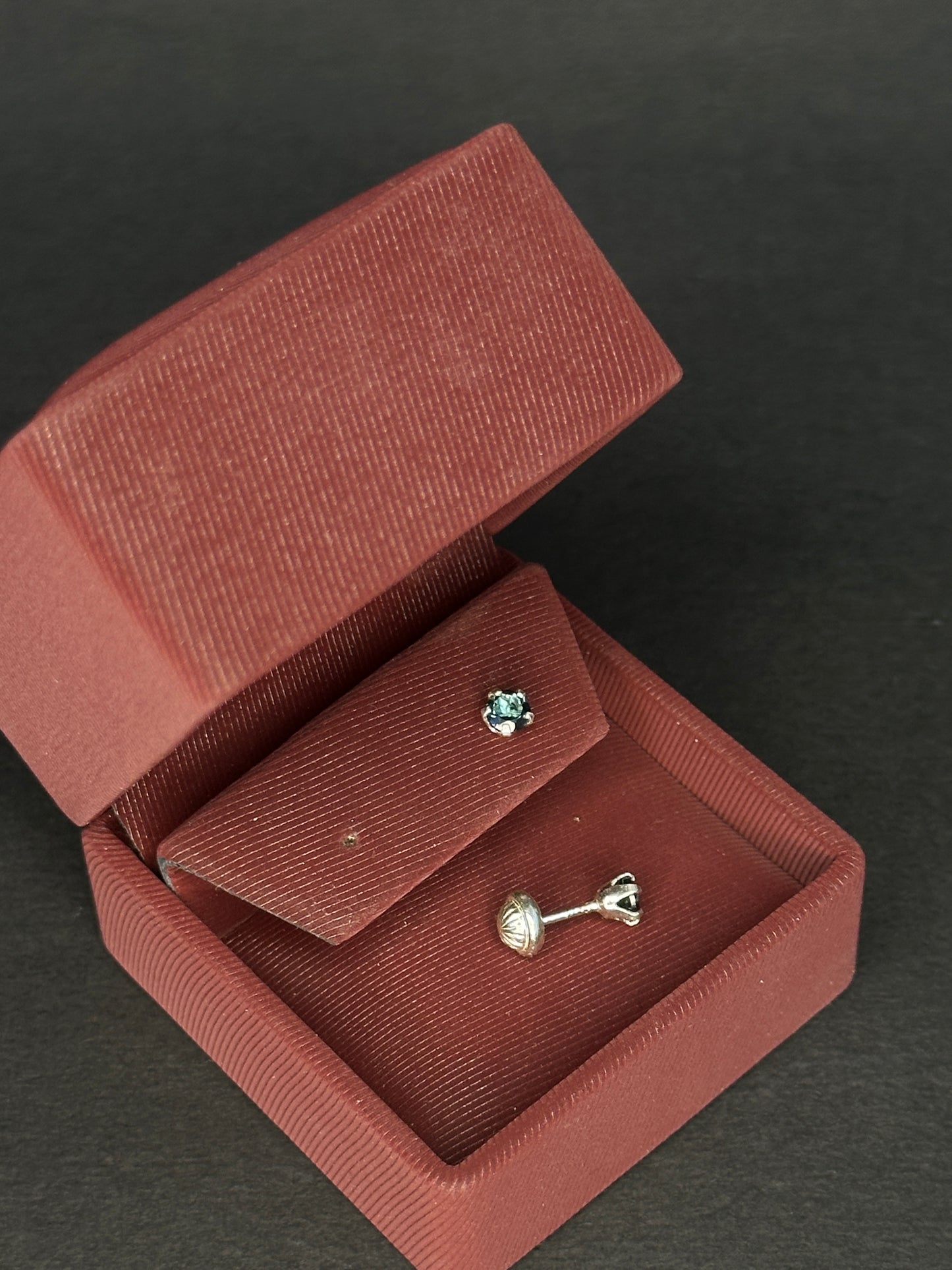 Topos en Plata Ley 925 con Topacio London Blue Natural