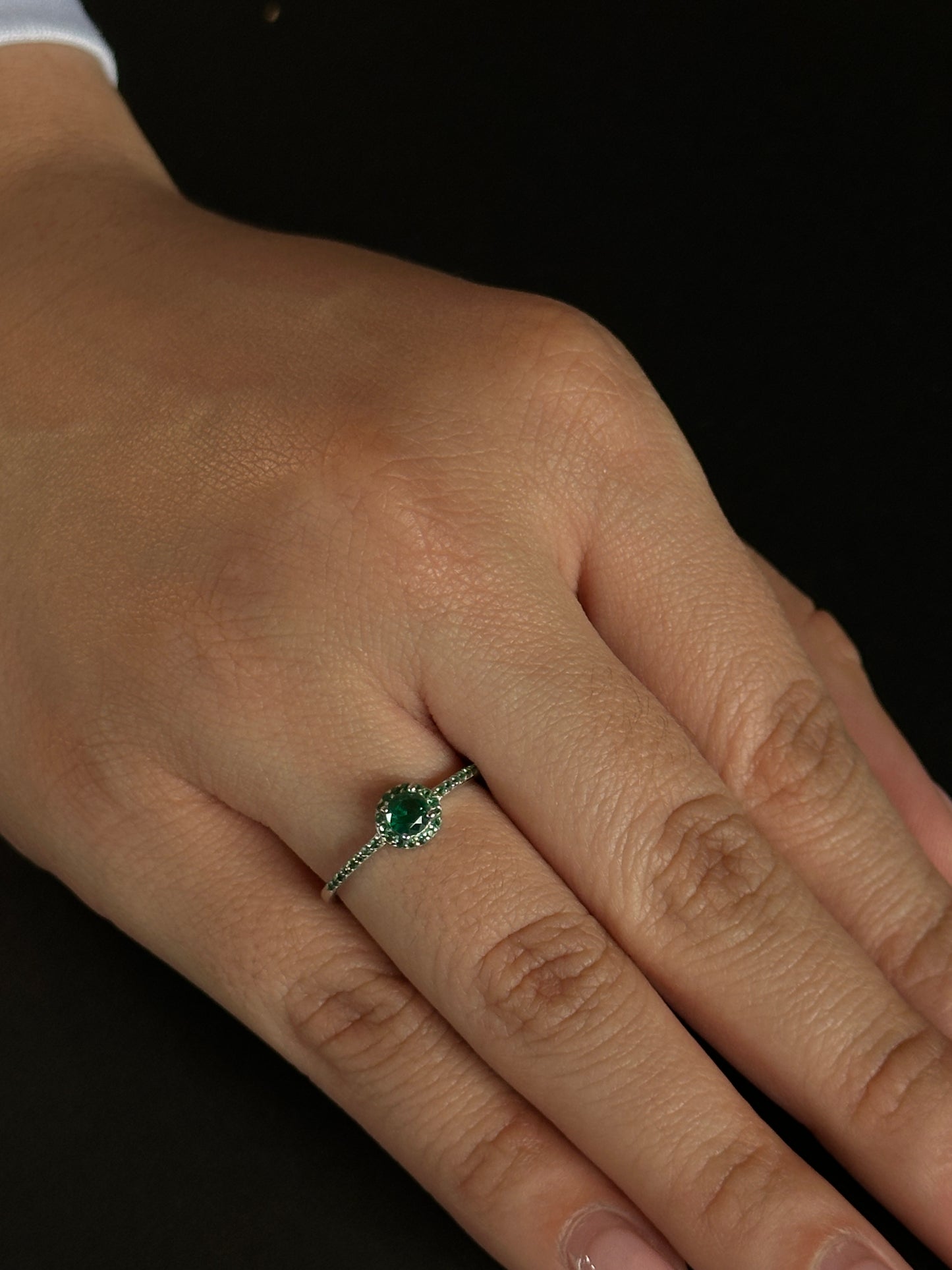 Anillo Verde Halo con Circones en Plata Ley 925
