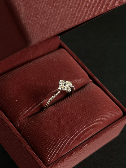 Anillo Van Cleef con Circones en Plata Ley 925