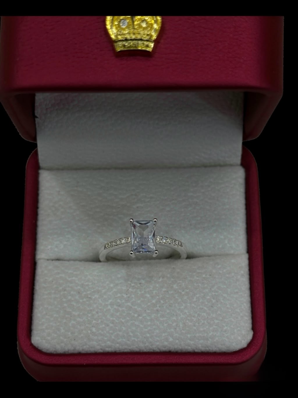 Anillo piedra ovalada en plata ley 925