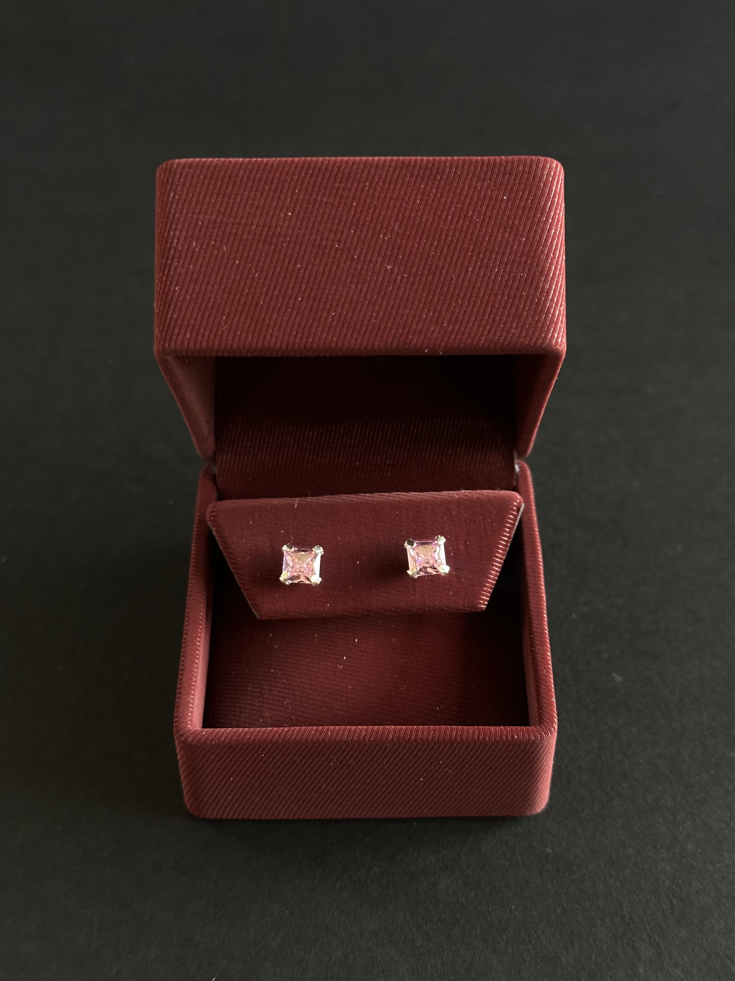 Aretes de Circón Rosado Cuadrado en Plata Ley 925