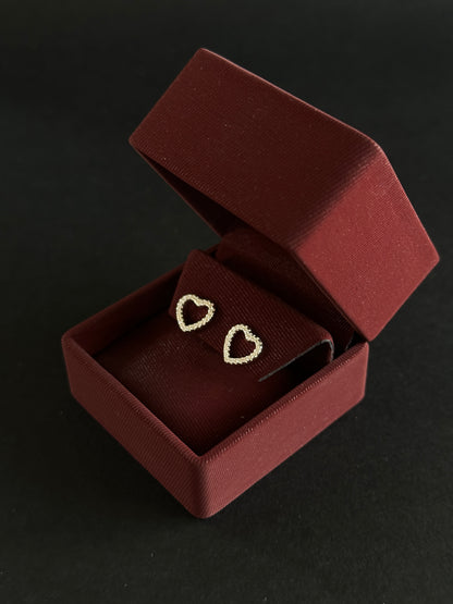 Aretes Corazón Silueta con Circones en Plata Ley 925
