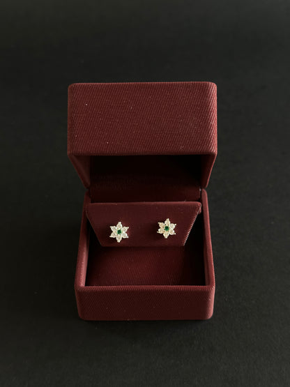 Aretes Flor con Circón Verde en Plata Ley 925