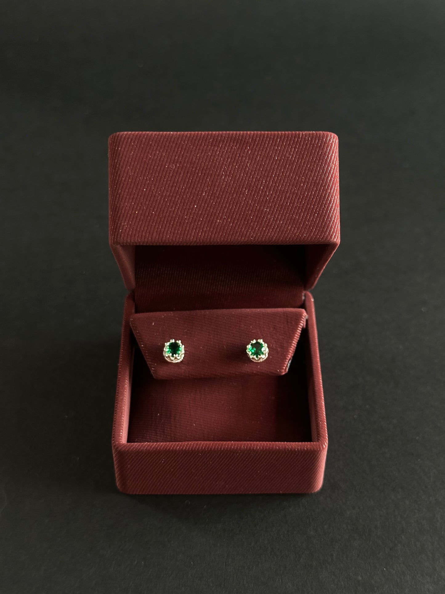 Aretes de Circón Verde Redondo en Plata Ley 925