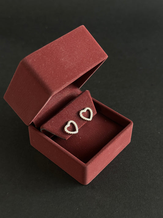 Aretes Corazón Silueta con Circones en Plata Ley 925