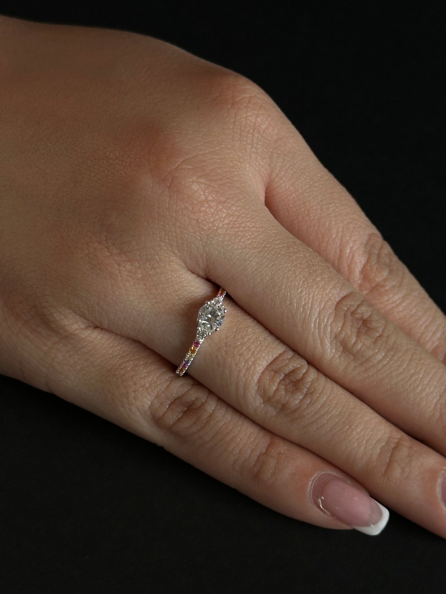 Anillo Multicolor con Circones en Plata Ley 925