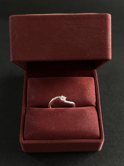 Anillo Solitario Curvo con Circones en Plata Ley 925