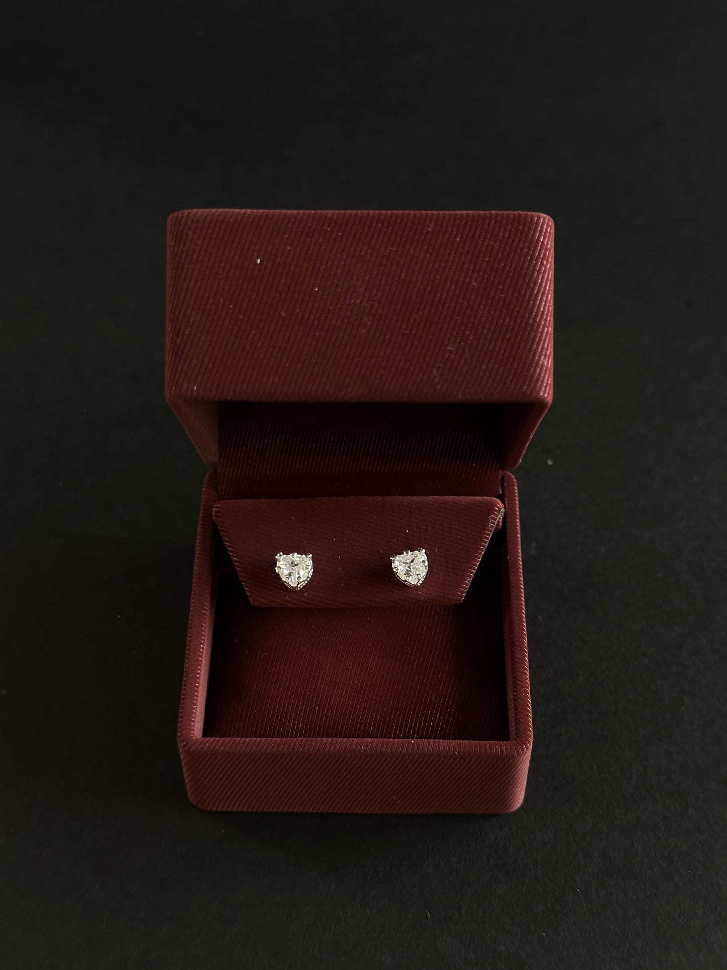 Aretes Corazón con Circón en Plata Ley 925