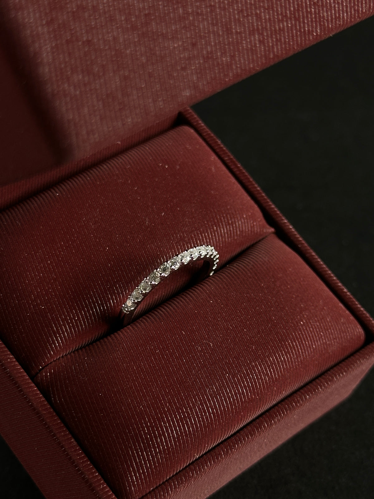 Anillo Eternity de Circones en Plata Ley 925