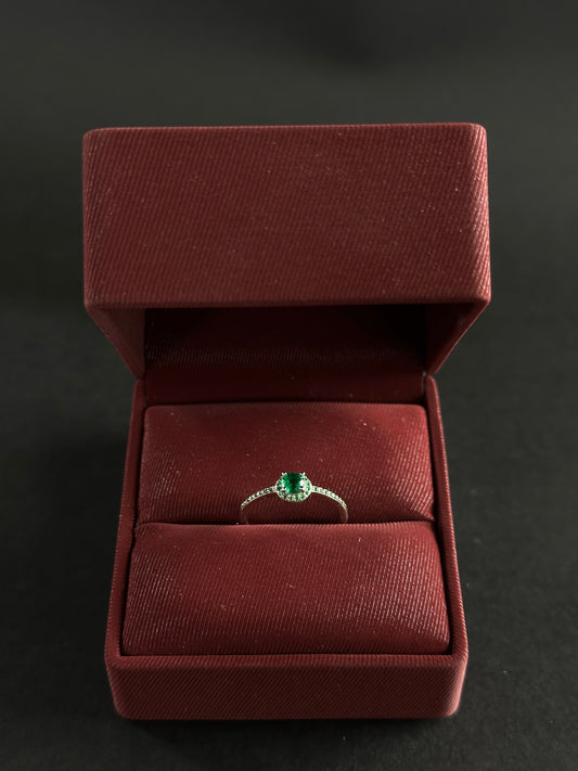 Anillo Verde Halo con Circones en Plata Ley 925