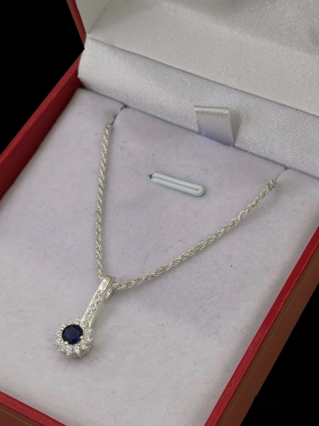 Cadena Tejido Lazo con Dije de Circón Azul - 45 cm -  Plata Ley 925