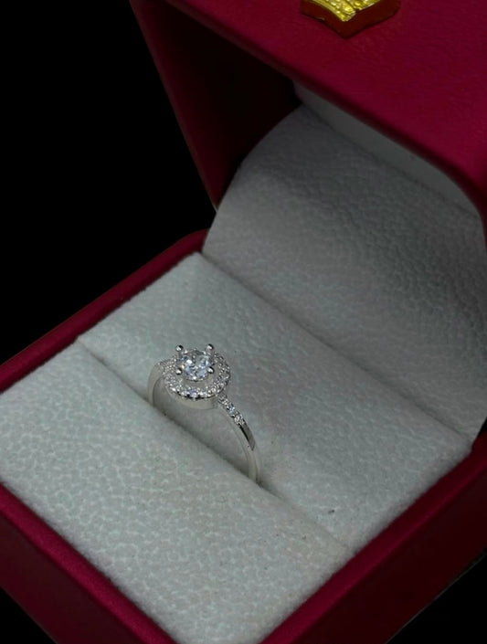Anillo Halo de Circones en Plata Ley 925