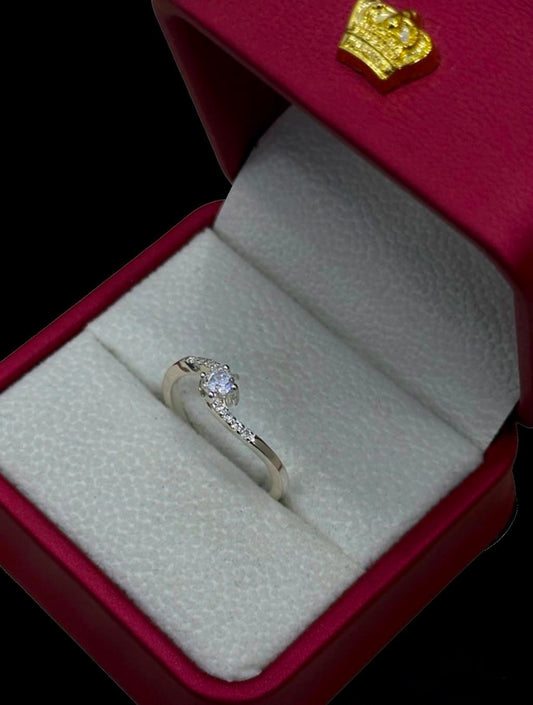 Anillo Solitario Curvo con Circones en Plata Ley 925