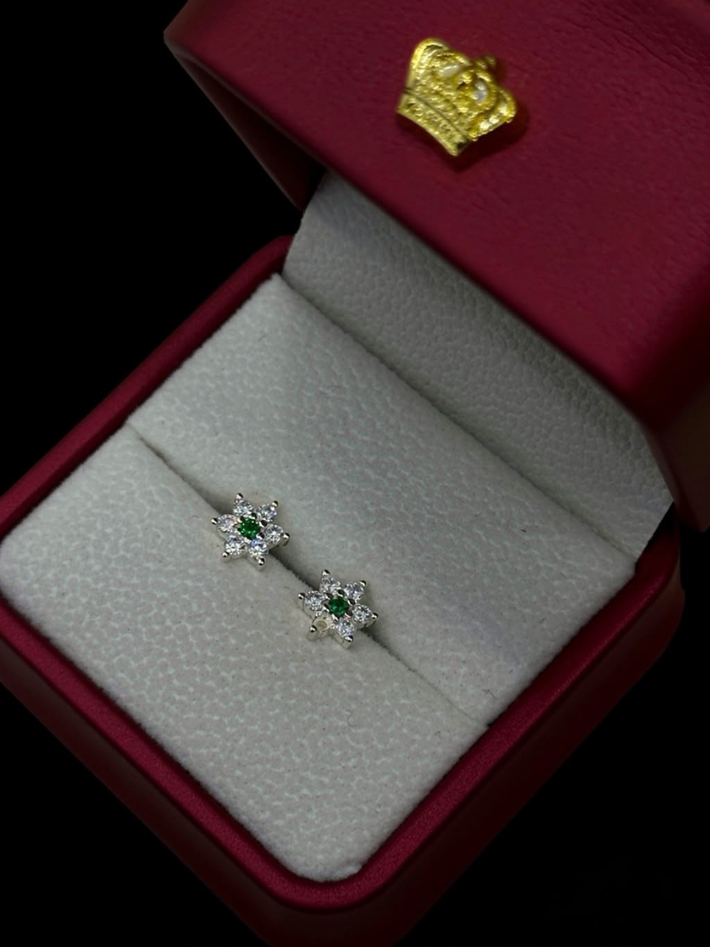 Aretes Flor con Circón Verde en Plata Ley 925