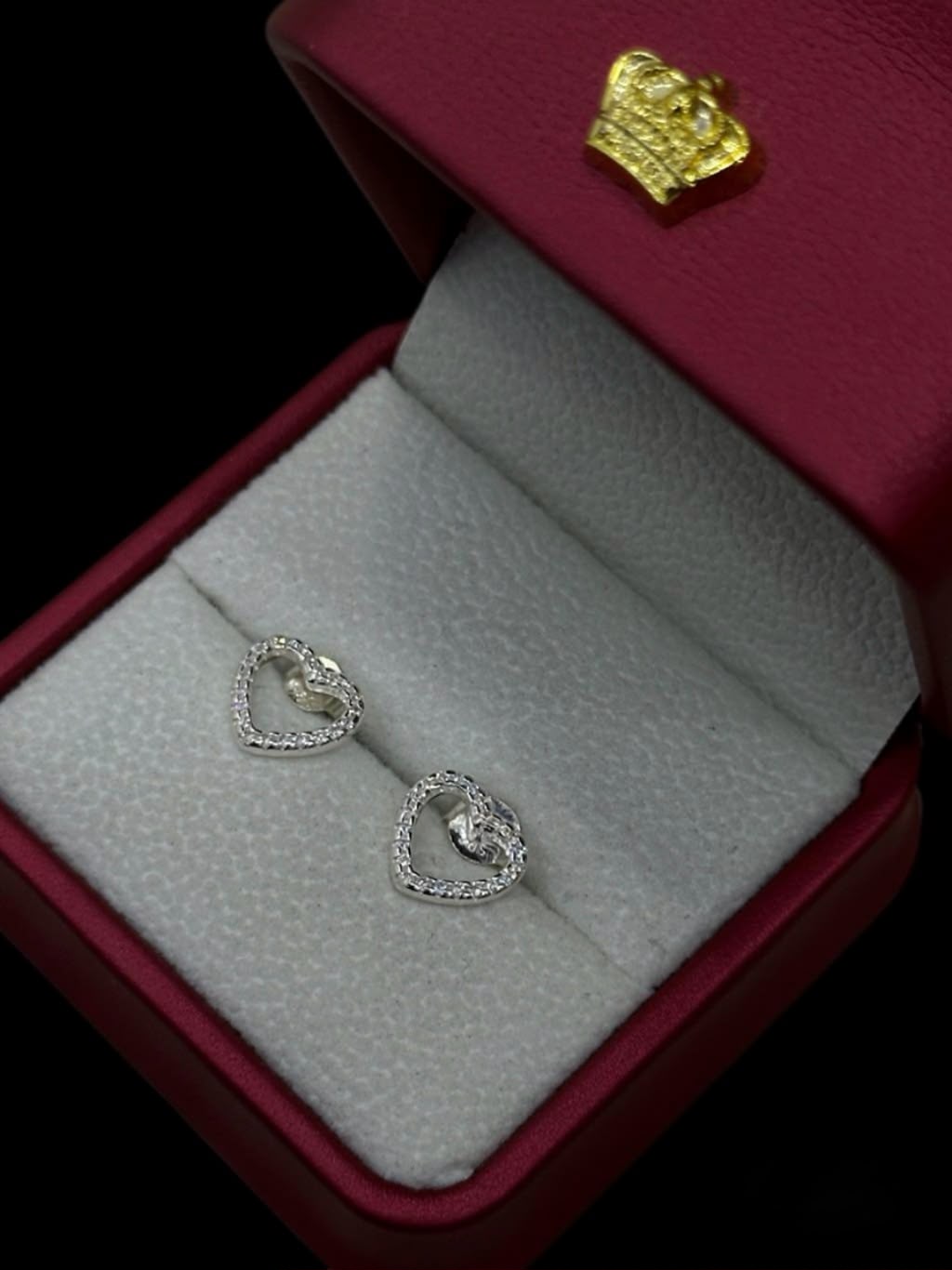 Aretes Corazón Silueta con Circones en Plata Ley 925