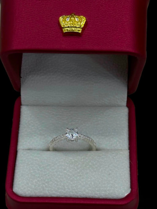 Anillo Clásico con Circones en Plata Ley 925