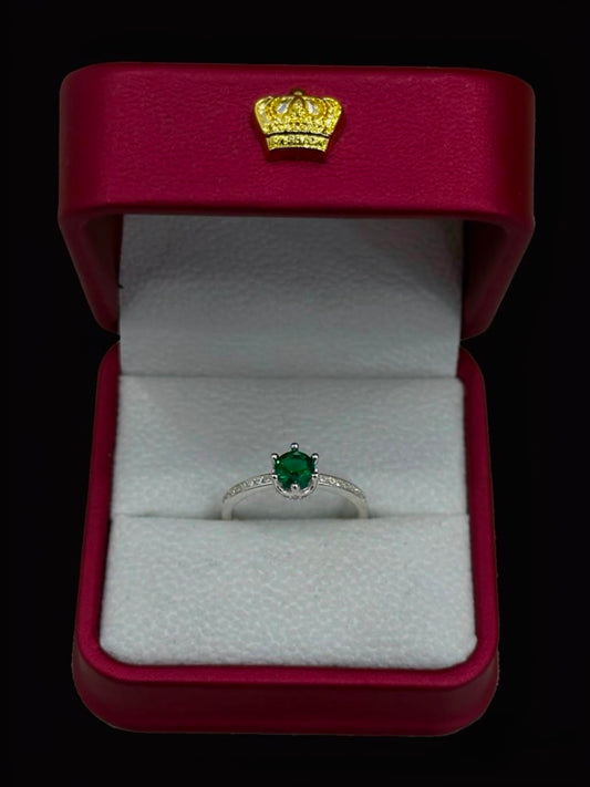 Anillo de Circón Verde con Circones en Plata Ley 925
