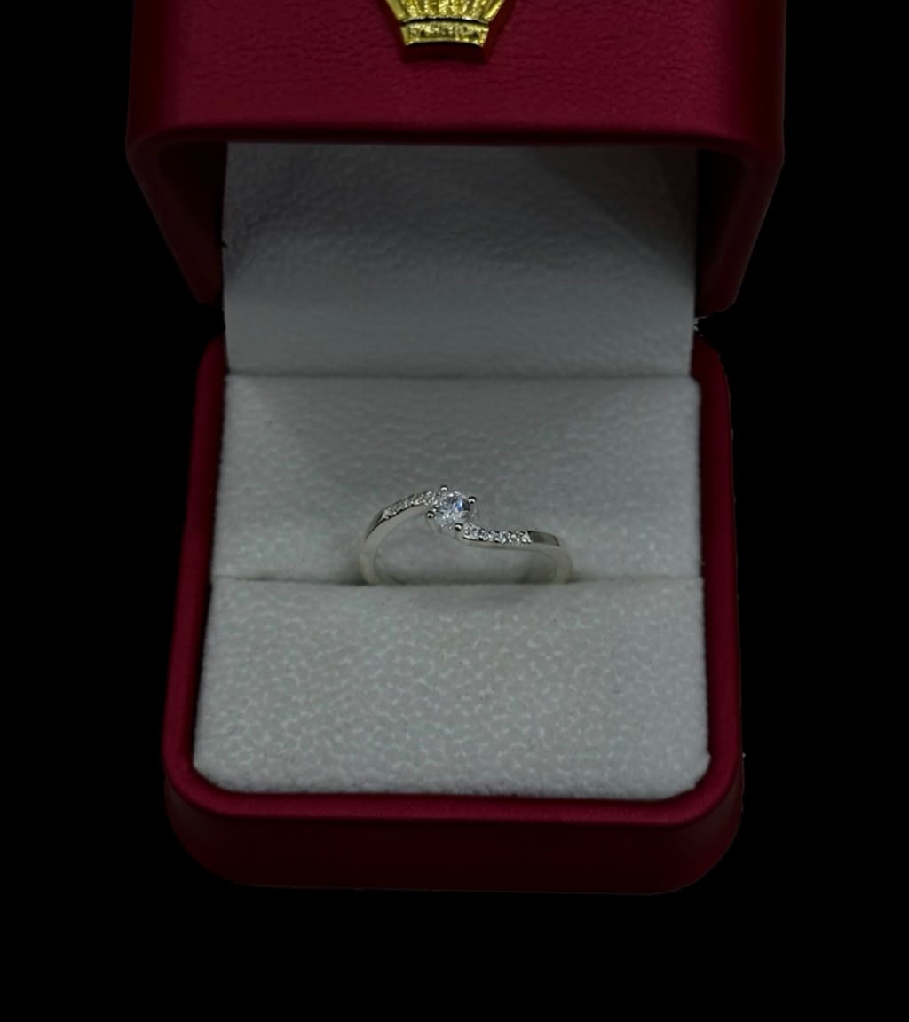 Anillo Solitario Curvo con Circones en Plata Ley 925