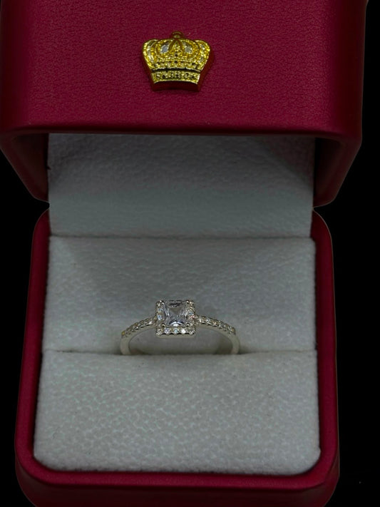 Anillo Cuadrado Halo con Circones en Plata Ley 925